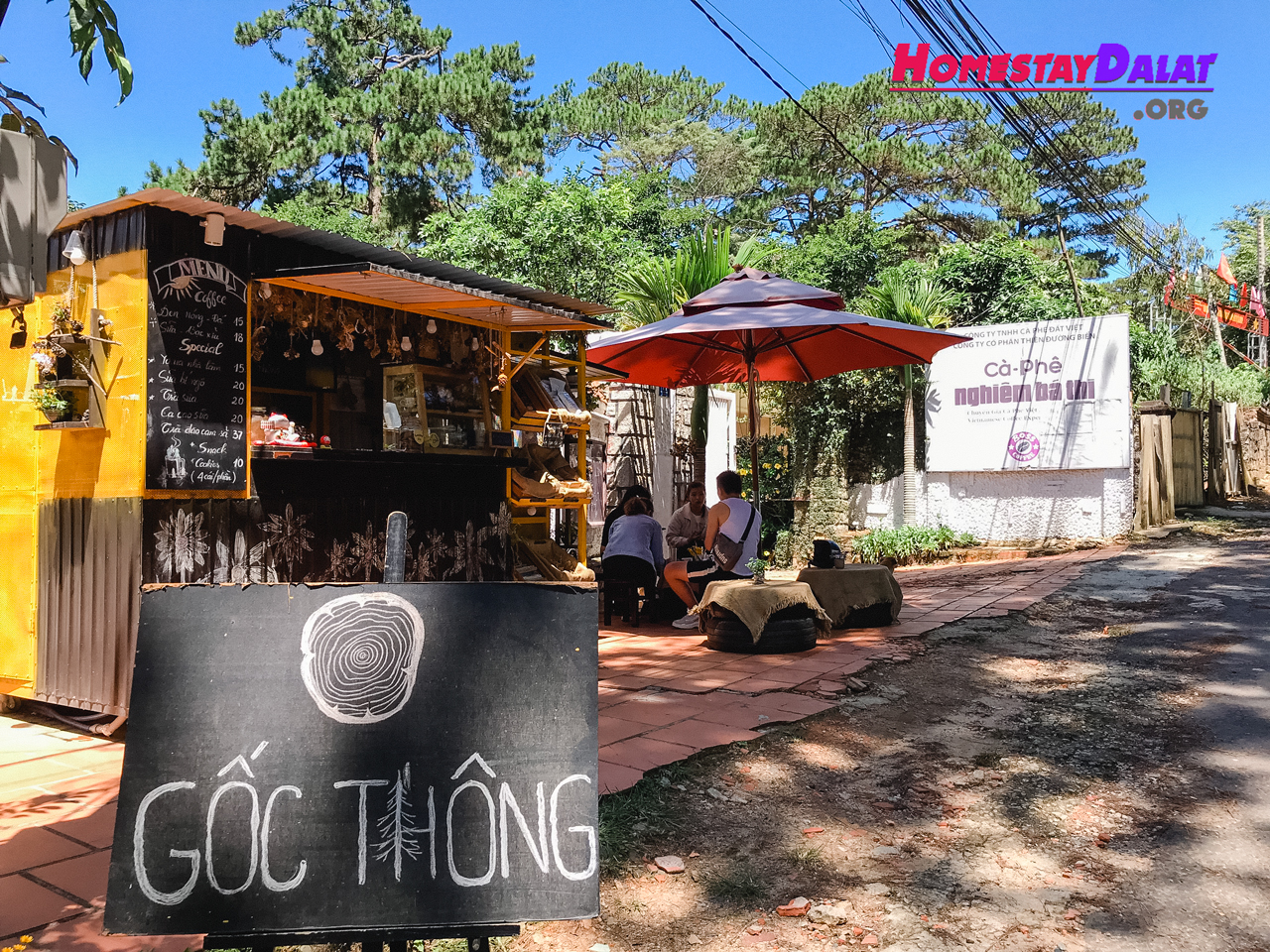 Góc Thông Cafe | Quán Cà Phê Lề Đường Yên Tĩnh Nhất Đà Lạt